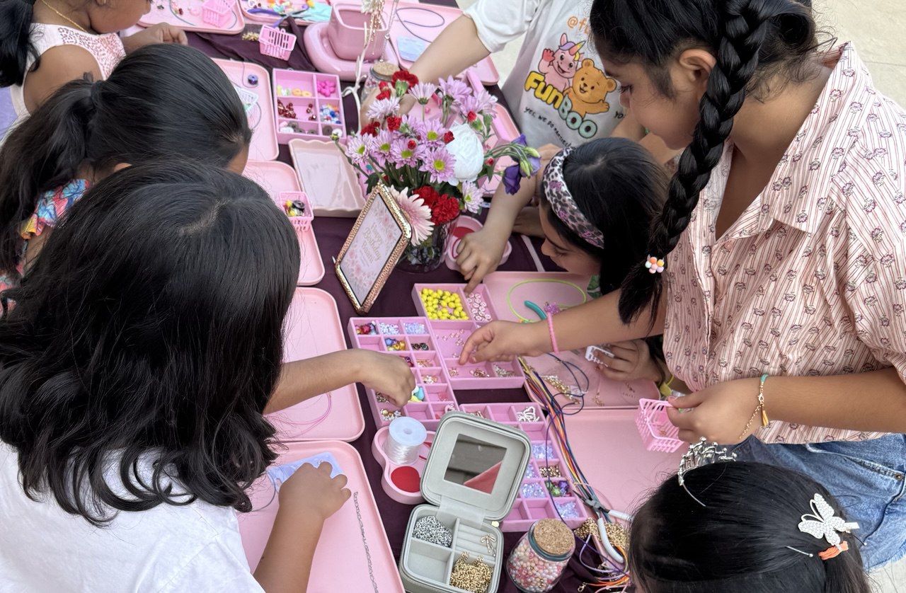 Charm Bar — girls with their jewellery creations
